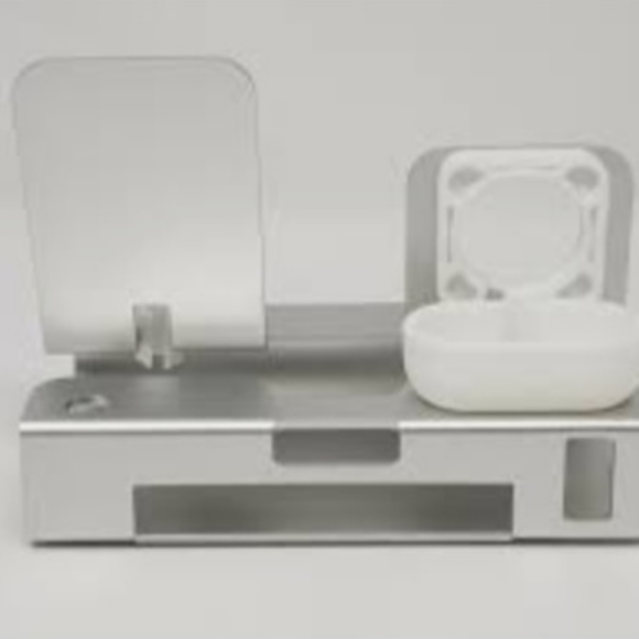 Adirondack 3 in 1 Desktop  Charging. - Picture 2 of 7